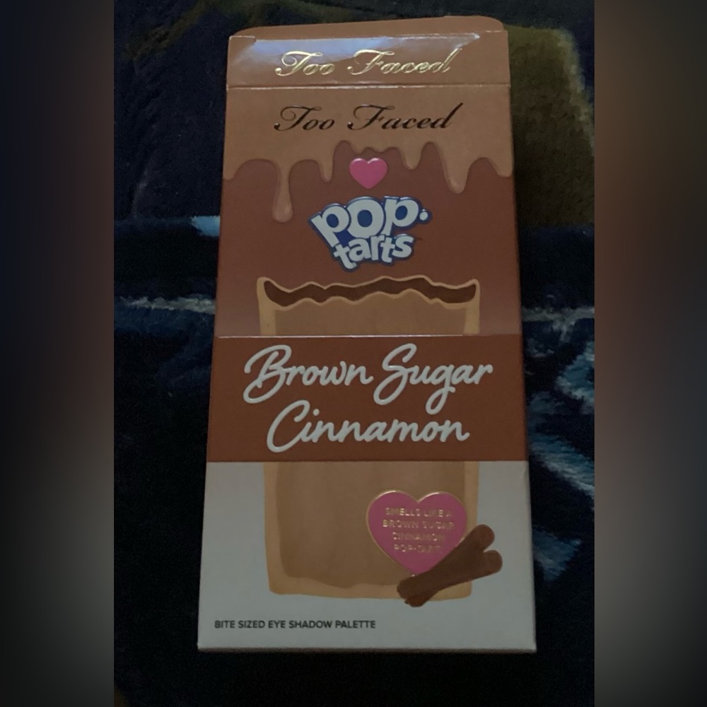 Too faced Pop tarts brown sugar cinnamon palette